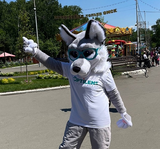 Optilens устроил праздник в парке 30-летия ВЛКСМ